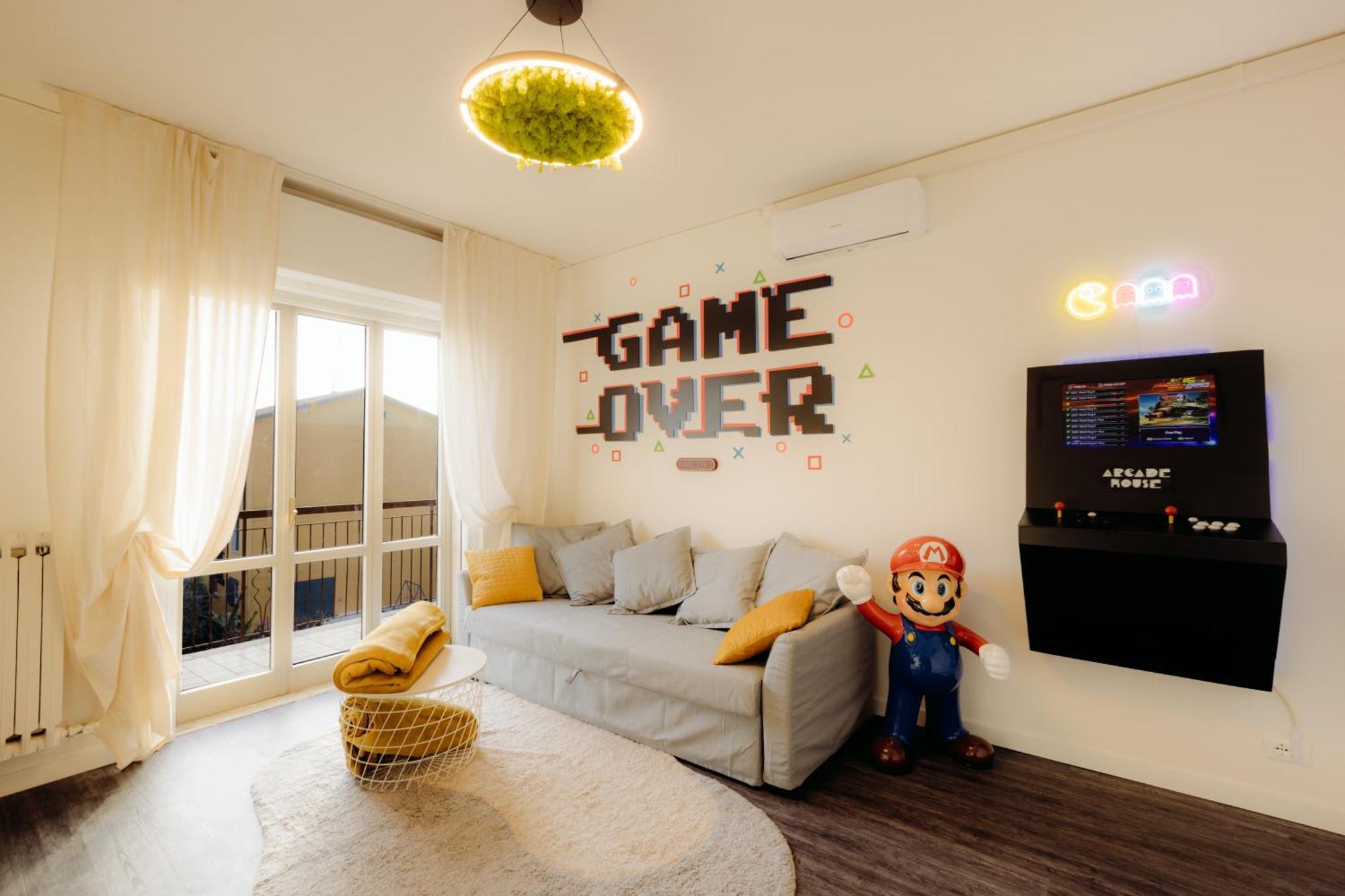 Arcade House Verona Fiera Netflix + Videogame Ngoại thất bức ảnh